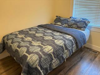 Vancouver City Homestay- 15 Min Downtown, 11 Min Airport, Free Parking & Transit Access - 6
