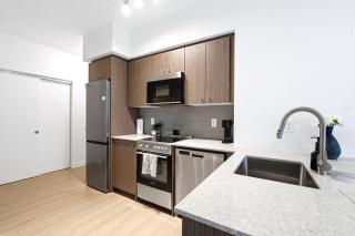 Stylish Skyview Condo in Kitchener Downtown - 6