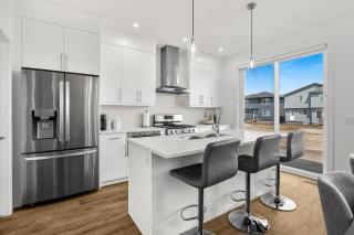 2026 build AC Modern 3BR near South Health Campus - 1