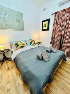Massive 4-Bedroom HOMES in central, walking distance to seafront - 4