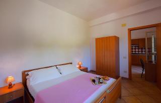 1 Bedroom Stunning Apartment In Ricadi - Ricadi - 2