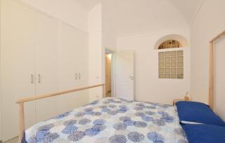 2 Bedroom Beautiful Apartment In Loano - 4