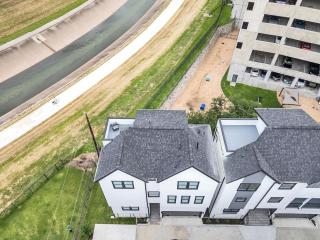 Brand NEW Modern Stay Near Med Center, NRG, Downtown, Hermann Park, Museum District - 1