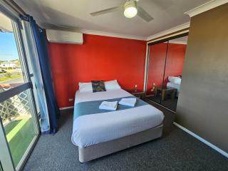 Rockhampton Court Apartment - 1