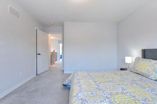 Serene 3 Bedroom Home in Pickering Near Toronto - 7