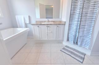 Serene 3 Bedroom Home in Pickering Near Toronto - 6