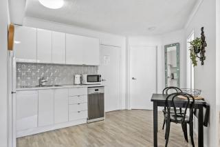 Stylish 1 Bedroom ground level unit in Noosaville - 4