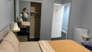 Masterbedroom with Private washroom - 6