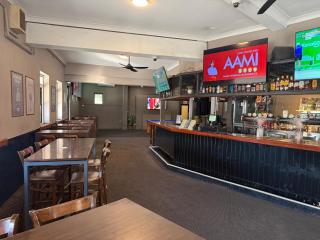 Imperial Hotel Singleton - 2