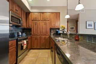 Stylish 2BR2BA Riverstone Condo Sleeps 6 - 8