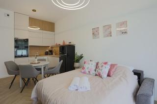 Sobieskiego Modern Elegance Apartment by BookingHost - 0