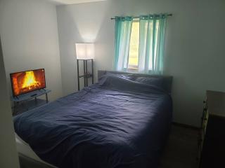 3 BR Home near Foundation Park - 8