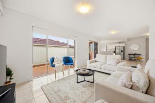 3BR Home Near Crown, City, Optus Stadium & Airport - 1