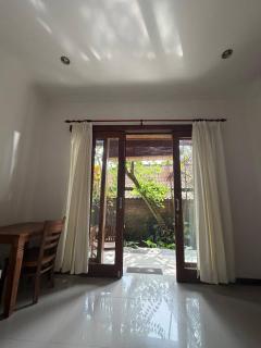 A quiet room with privacy in the heart of Ubud - 8