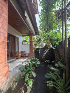 A quiet room with privacy in the heart of Ubud - 5