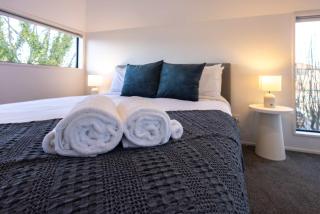 The Ember House - Fire Pit Patio, 5 min to CBD - 6