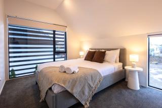 The Ember House - Fire Pit Patio, 5 min to CBD - 2