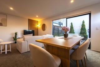 Ember House - Fire Pit, 5min to CBD, Free Parking - 3