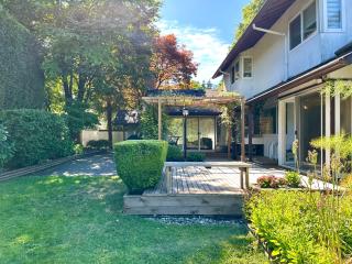 4BR 3BA Skytrain to DT & Airport - Free Parking - Pet Friendly - 1