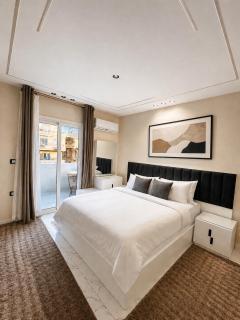 Kemet Stay Velvet Residence 3BR Balcony Cozy Apt - 0