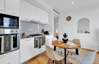 Stylish Level 34 2Bed Melbourne CBD Apartment with Pool,Sauna and Gym - Prime Location Next to Southern Cross Station - 2