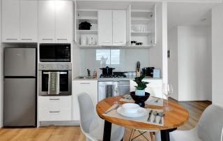 Stylish Level 34 2Bed Melbourne CBD Apartment with Pool,Sauna and Gym - Prime Location Next to Southern Cross Station - 1