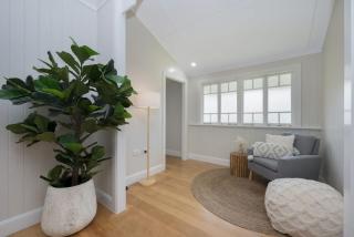 Grand 4BR Queenslander on Harold Sleeps 7 - 7