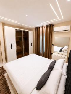 Kemet Stay Velvet Residence 3BR Balcony Cozy Apt - 2
