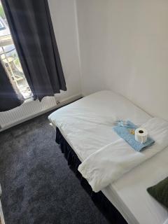Smart Stay room in Central Dartford with Free Parking - 5