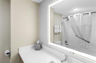 Holiday Inn Express Hotel & Suites Charleston-Southridge by IHG - 2