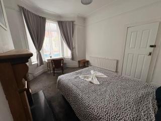 Double room in shared house with shared bathroom - 6