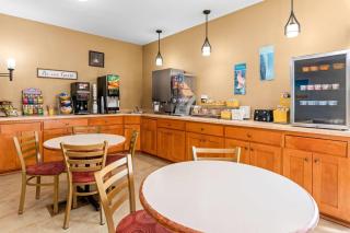Days Inn by Wyndham Columbia Mall - 1