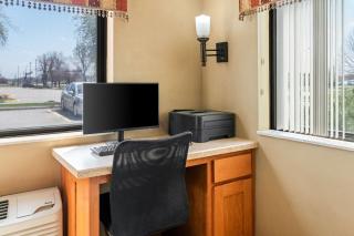 Days Inn by Wyndham Columbia Mall - 2