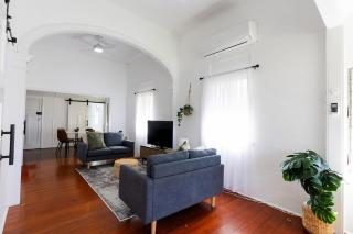 Charming Cottage Stay - 9