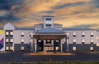 Spark By Hilton Lansing - 9