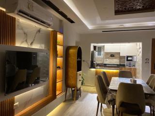 Luxury Hotel Apartment Next to Market & Mall - 6