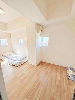 Shinjuku Kabuki Youth Hostel#New Sunshine Room#50 second walk from Higashi Shinjuku subway#Automatic locking door at entrance#新宿1 - 7