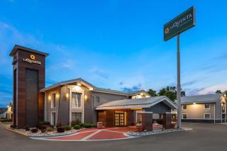 La Quinta Inn by Wyndham Omaha West - 7