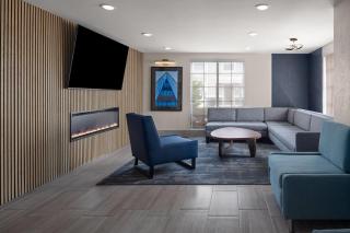 La Quinta Inn by Wyndham Omaha West - 3