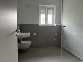 2 Schlafzimmer - Wohnzimmer mit offener Küche und Balkon - 4 Betten - 2