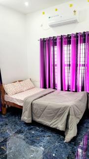 Shaloom Homes Stay - 9