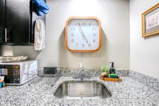 Centrally Located King Bed Midtown Liberty 2697 - 7