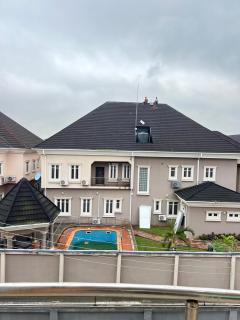 Executive 2BR Apartment in the Heart of Ikeja GRA with 24hrs Power, WIFI and Balcony - 8