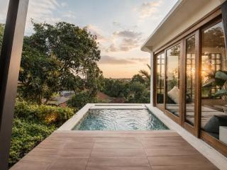 Gorgeous 2BR Penthouse 800m to thBeach - 7