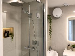 K Suites - Seager Drive Cardiff - 9