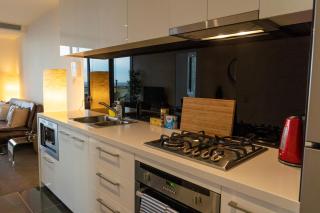 2 Bedroom Apartment with City Views - 9