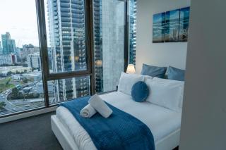 2 Bedroom Apartment with City Views - 8