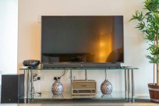2 Bedroom Apartment with City Views - 4