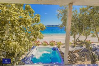 BUQEZ ECO RESORT - Beach Villa 81 - 1st Sea Line by beach - 2
