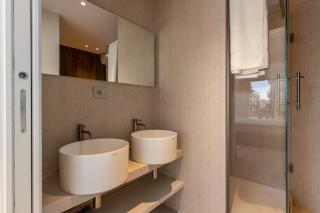 Suite 33 - Boutique Apartments - 2